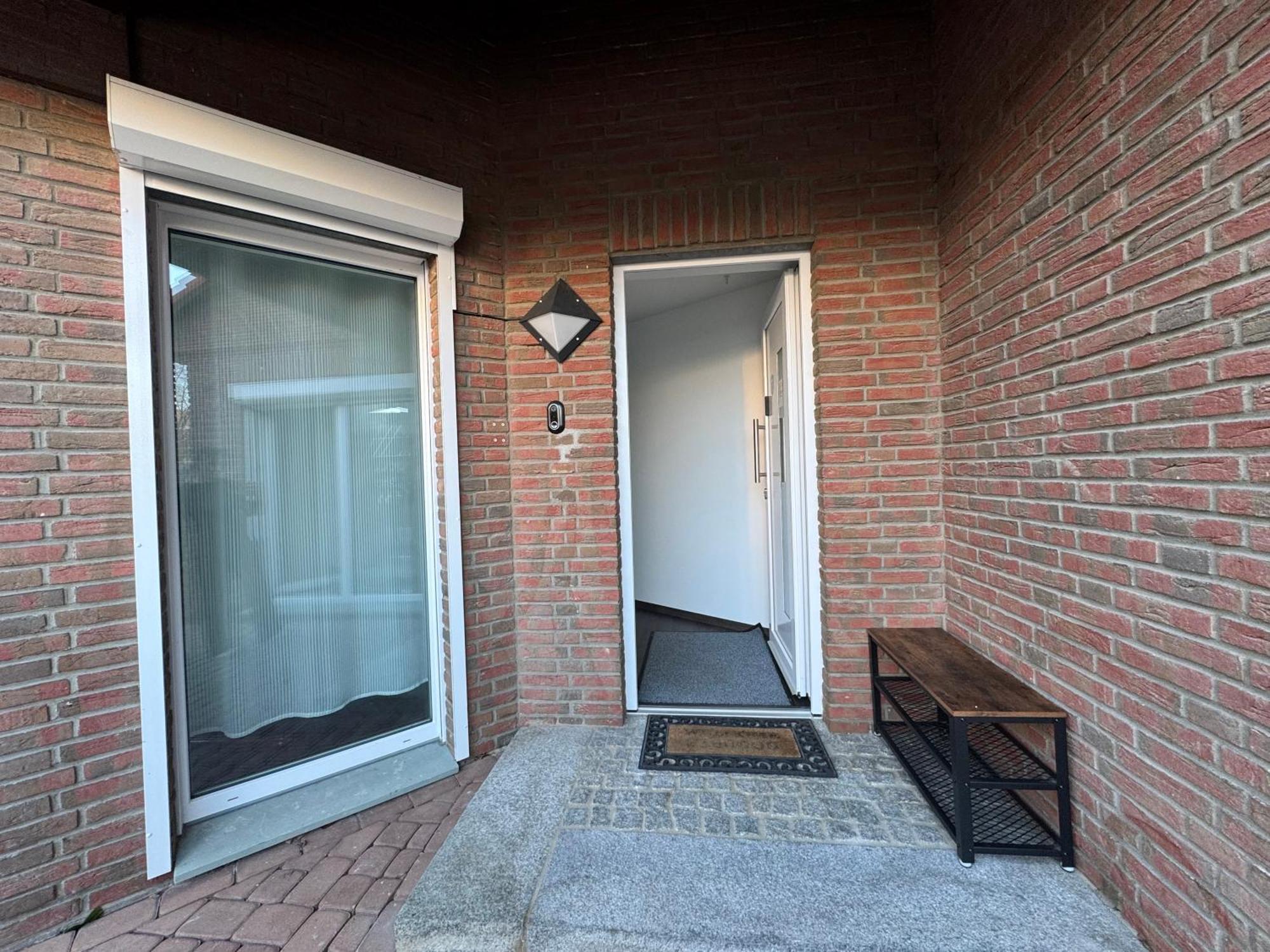 Modern House Gehrden Auf 2 Etagen, Nice Garten, Barbecue, Contactless Check-In, Free Parking Экстерьер фото